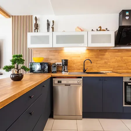Bel Appartement, Avec Piscine *