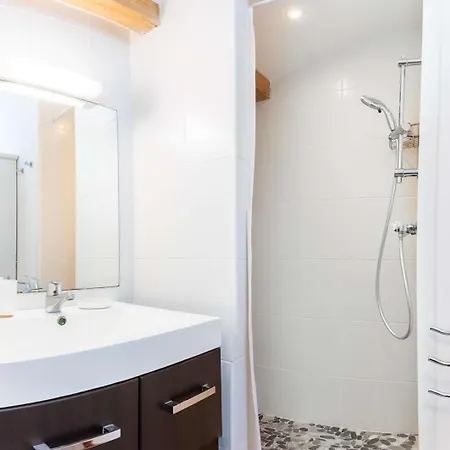 Bel Appartement, Avec Piscine *